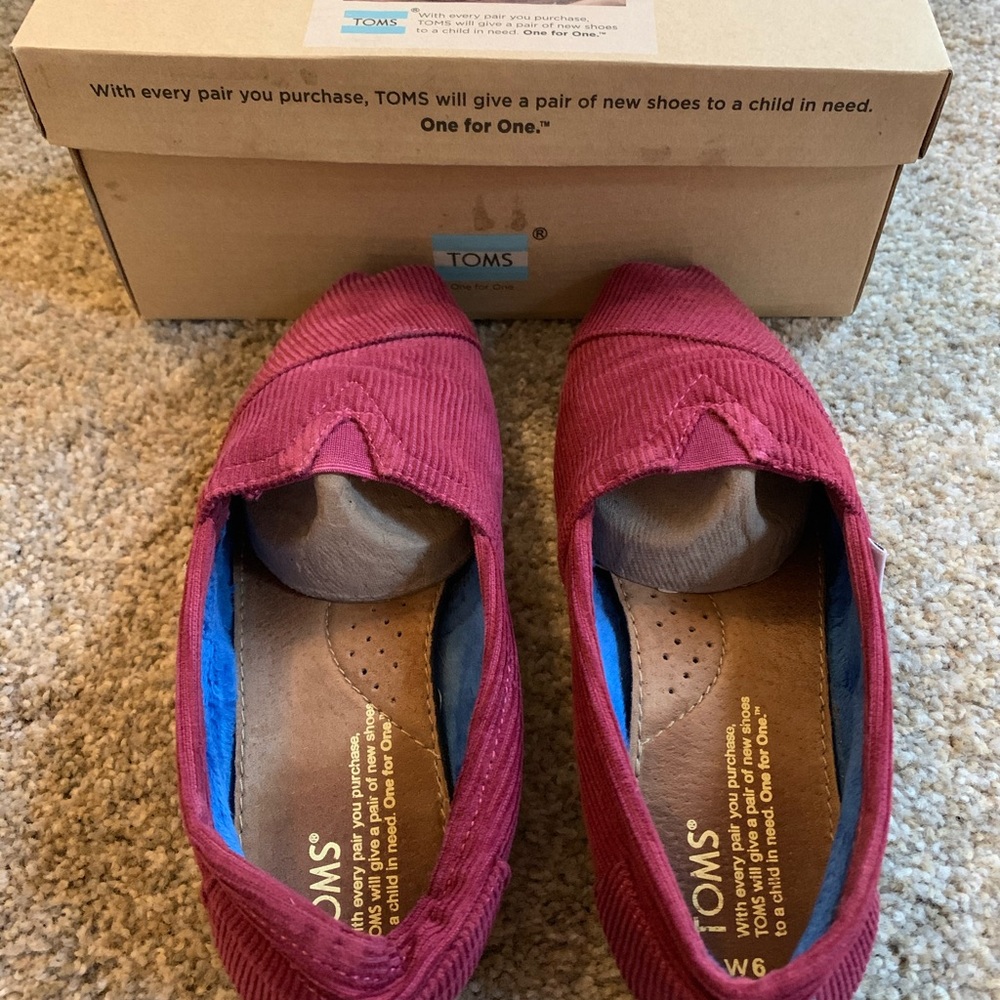 Toms Women’s Pomegranate Shoes.